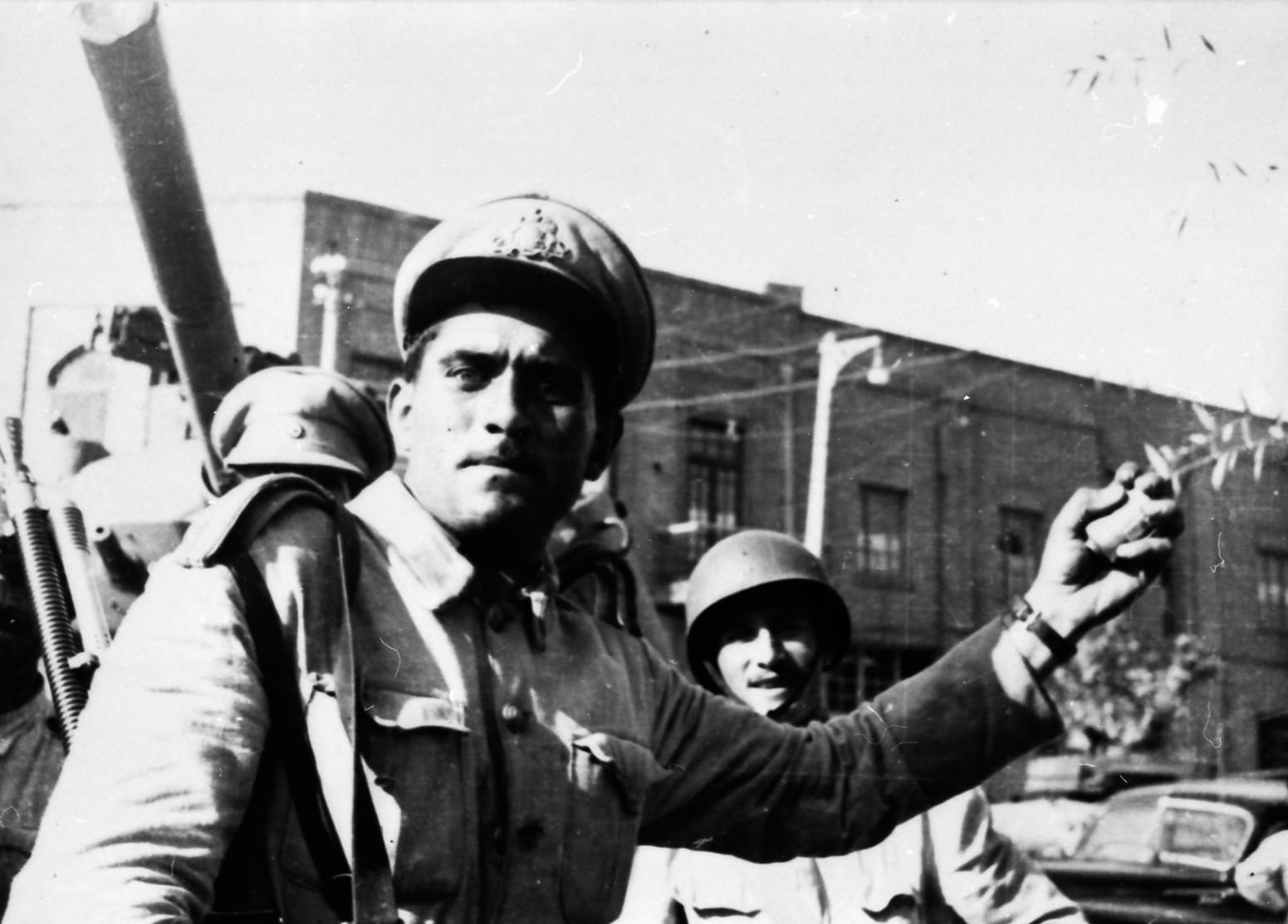 Guards outside Prime Minister Mohammad Mosaddegh’s home during the 1953 Iranian coup.